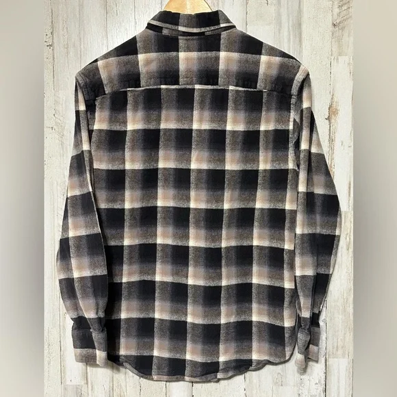 Pendleton Mason Button Up - Picture 6 of 6